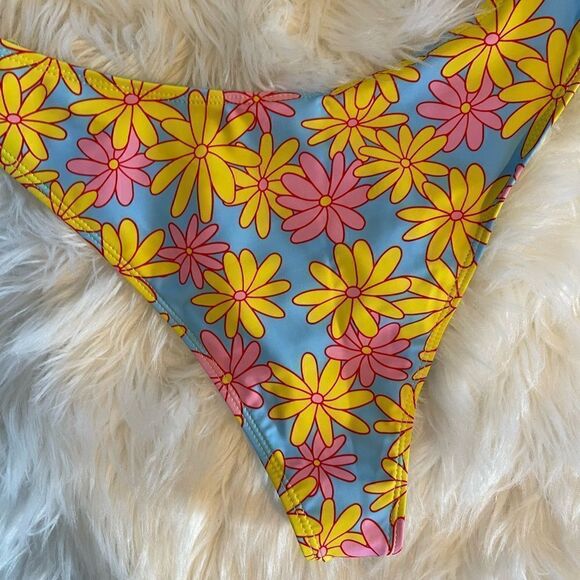 SHEIN 70s Floral Bikini | SZ L - Picture 6 of 9